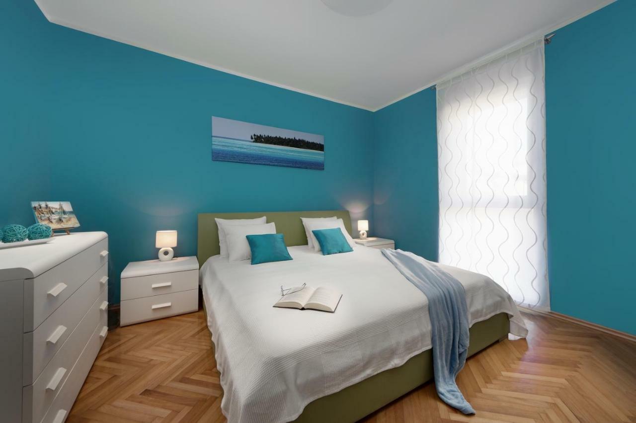 Rainbow Apartment Pula Bagian luar foto