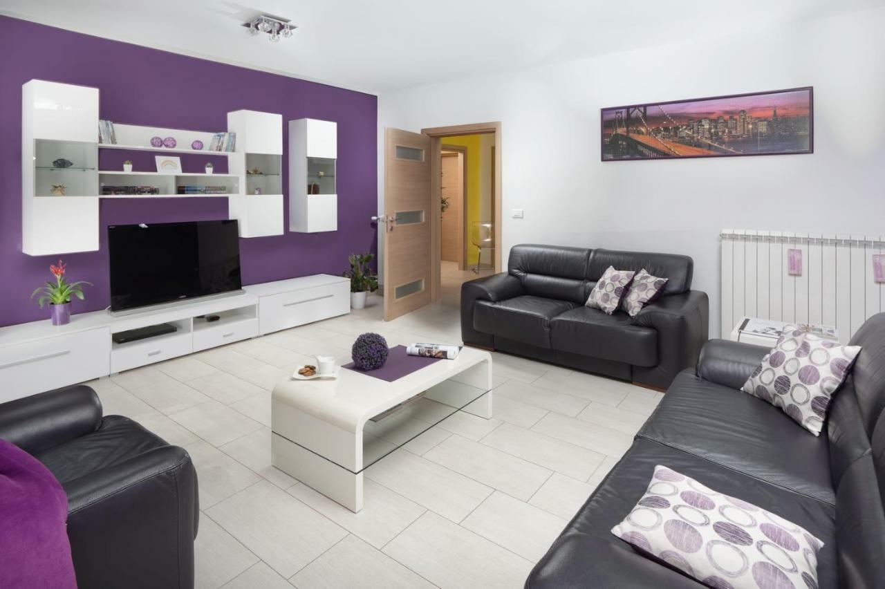 Rainbow Apartment Pula Bagian luar foto